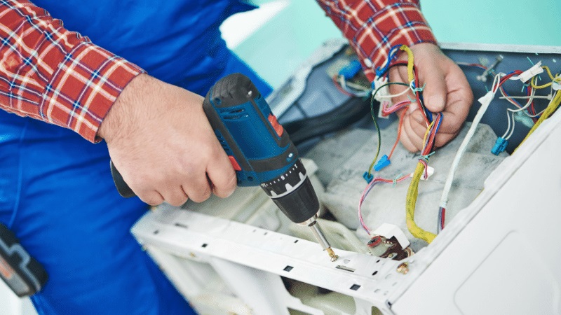 Akyazı ECA ECA çamaşır makinesi kart tamiri – Su almama arızası orijinal parça ile giderildi. - Teknik servis örneği